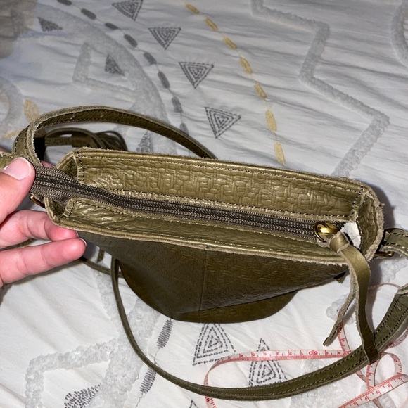 Margot olive green crossbody - Picture 9 of 10